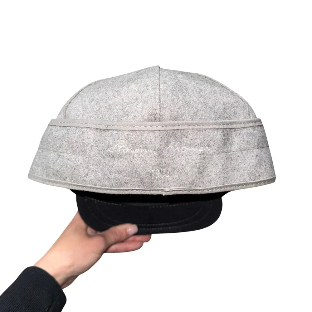 Stormy Kromer Petal Cap Women Size 7 Gray Wool Blend Excellent Ear Flaps USA